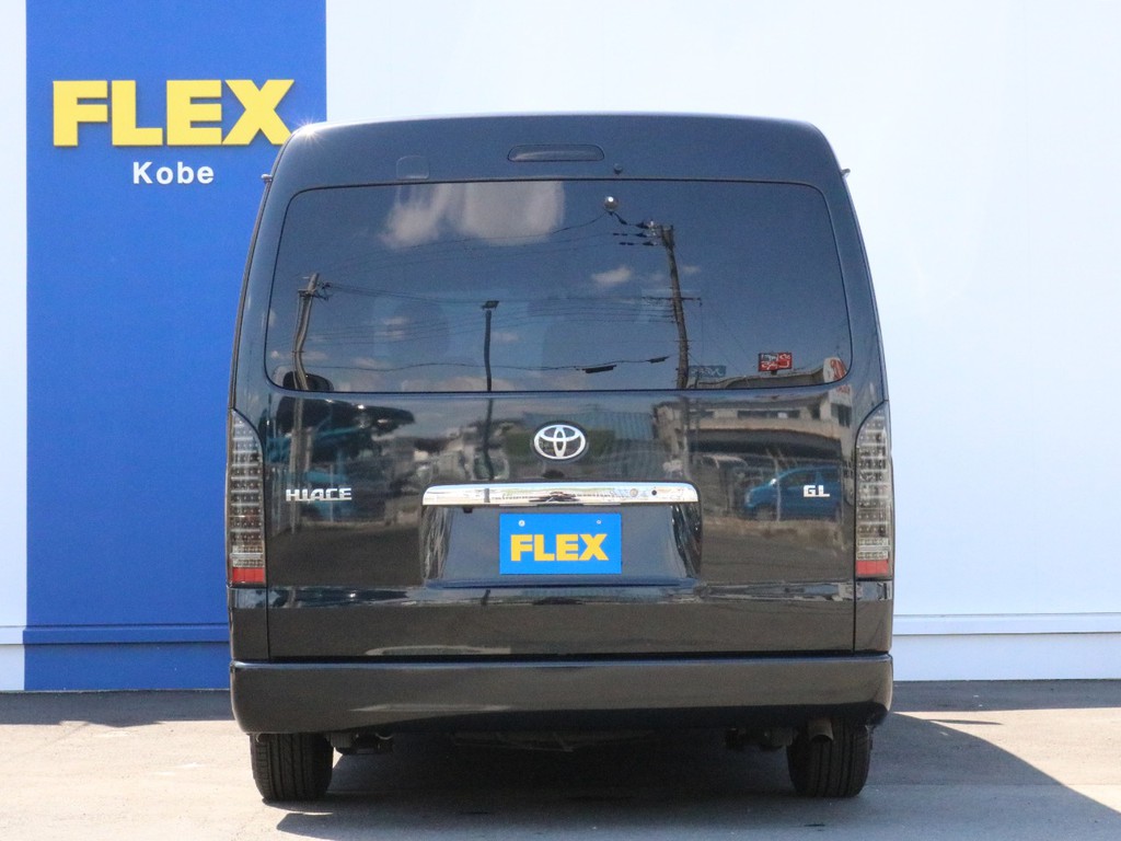 ハイエースをお探しならＦＬＥＸ神戸店へ！　神戸店の展示車両は勿論の事、全国のＦＬＥＸが保有するハイエースの中から貴方にぴったりの一台をお探し致します！