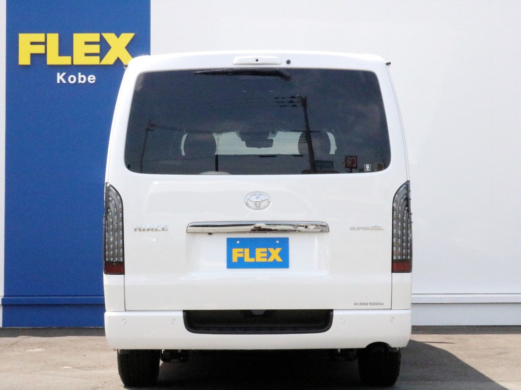 ハイエースをお探しならＦＬＥＸ神戸店へ！　神戸店の展示車両は勿論の事、全国のＦＬＥＸが保有するハイエースの中から貴方にぴったりの一台をお探し致します！