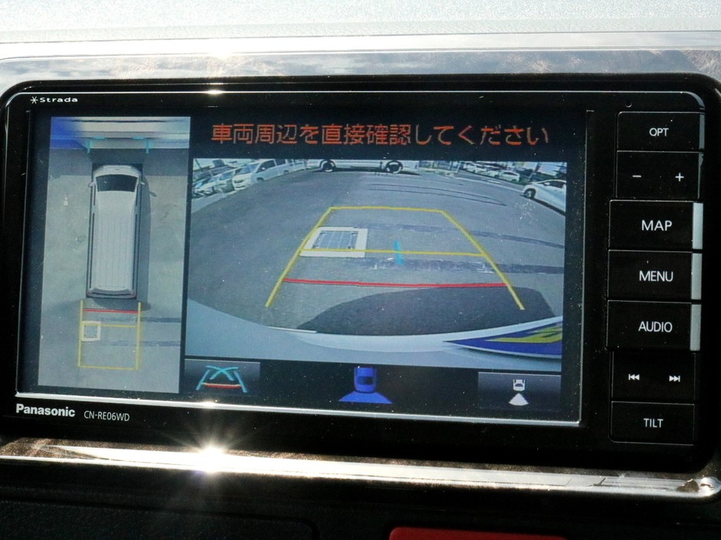 バックカメラやパノラミックビューモニターの映像はナビモニターに描写されます。