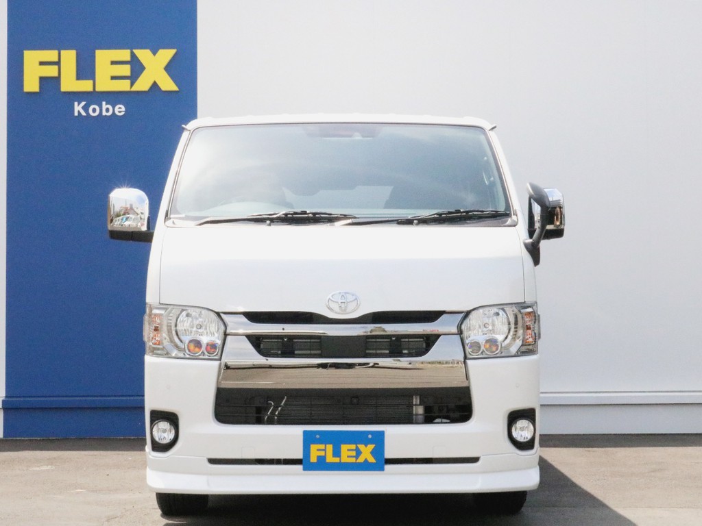 さあ、ハイエースナローバン　ダークプライムⅡ特別仕様車をベースにFLEXパーツを中心に作られたライトカスタムパッケージでお出かけしましょう！　お問合せご来店はFLEXハイエース神戸店へ！　お早めに！