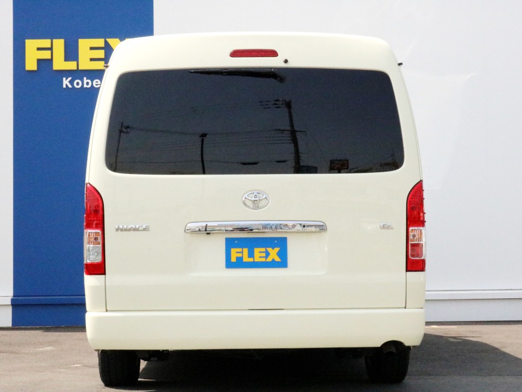 ハイエースをお探しならＦＬＥＸ神戸店へ！　神戸店の展示車両は勿論の事、全国のＦＬＥＸが保有するハイエースの中から貴方にぴったりの一台をお探し致します！