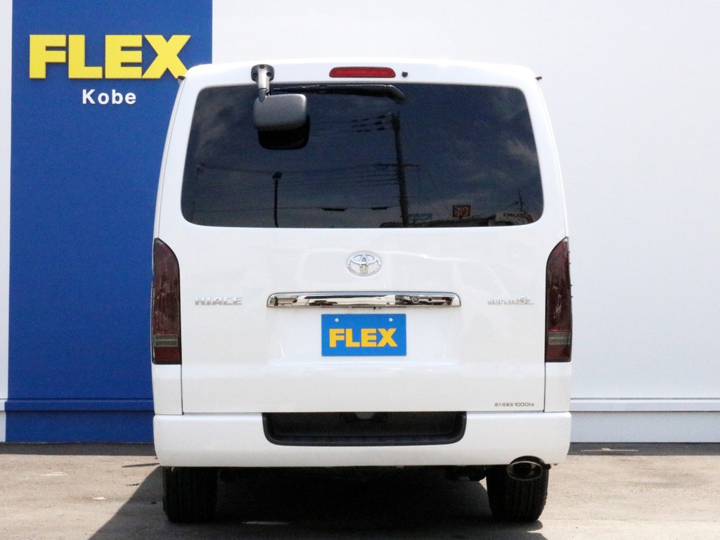 ハイエースをお探しならＦＬＥＸ神戸店へ！　神戸店の展示車両は勿論の事、全国のＦＬＥＸが保有するハイエースの中から貴方にぴったりの一台をお探し致します！