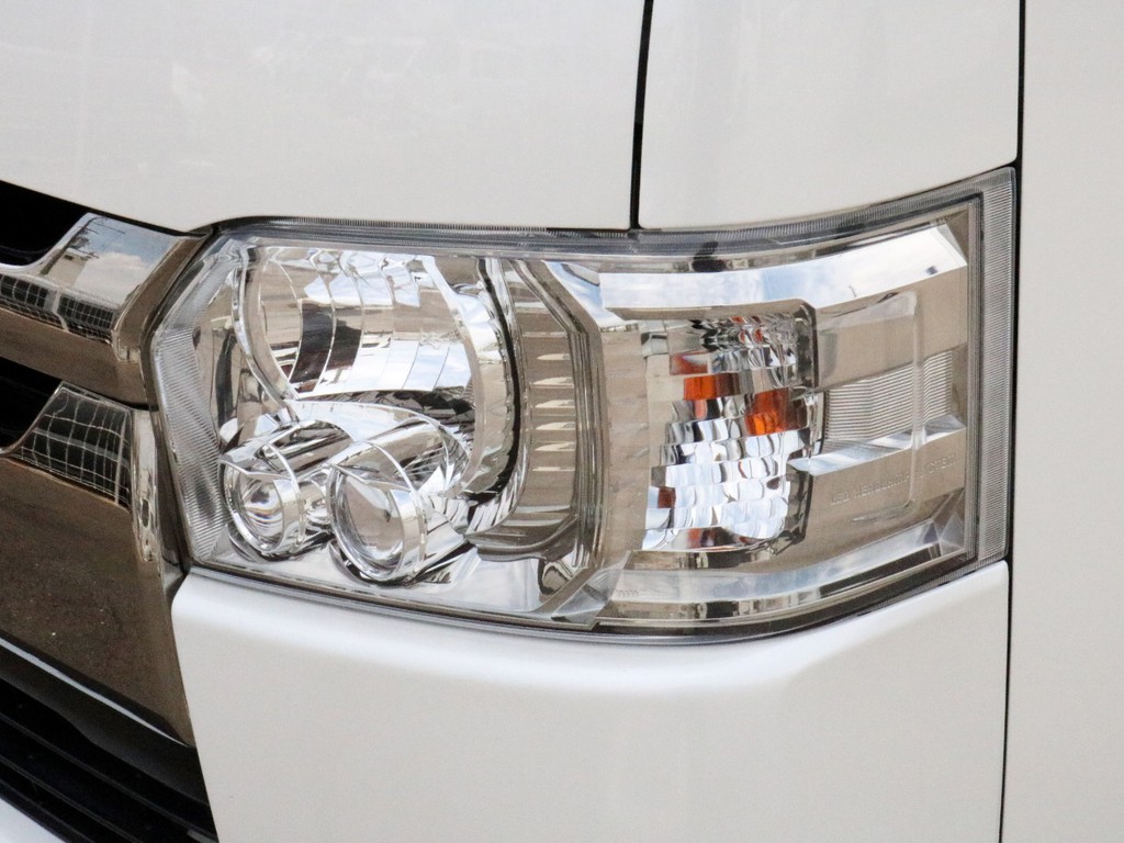 ダークプライムなのでLEDヘッドライトを完備！　暗い夜道を明るく照らしてくれます。