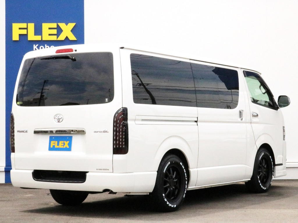 ハイエースをお探しならＦＬＥＸ神戸店へ！　新車中古車販売は勿論、経費が使えるリースやローンを使った販売など新たなハイエースライフを始めるお手伝いを致します！