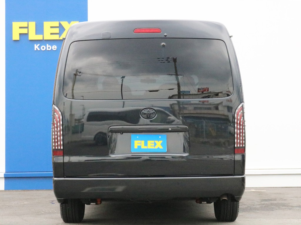 ハイエースをお探しならＦＬＥＸ神戸店へ！　神戸店の展示車両は勿論、全国のＦＬＥＸが保有するハイエースの中から貴方にぴったりの一台をお探し致します！