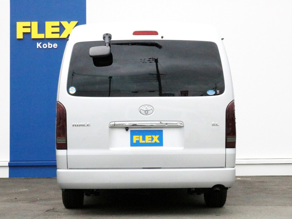 ハイエースをお探しならFLEXハイエース神戸店へ！　神戸店の展示車両は勿論のこと、全国のFLEXが保有するハイエースの中から貴方にぴったりの一台をお探し致します！