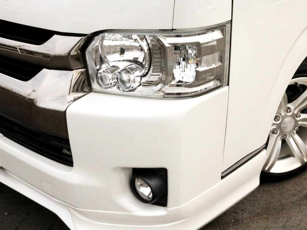 LEDヘッドライトを完備！　ウインカーバルブやフォグバルブもLED化済みで統一感があります！