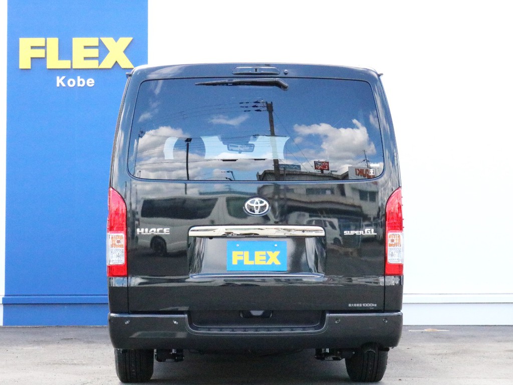 ハイエースをお探しならＦＬＥＸ神戸店へ！　神戸店の展示車両は勿論、全国のＦＬＥＸが保有するハイエースの中から貴方にぴったりの一台をお探し致します！