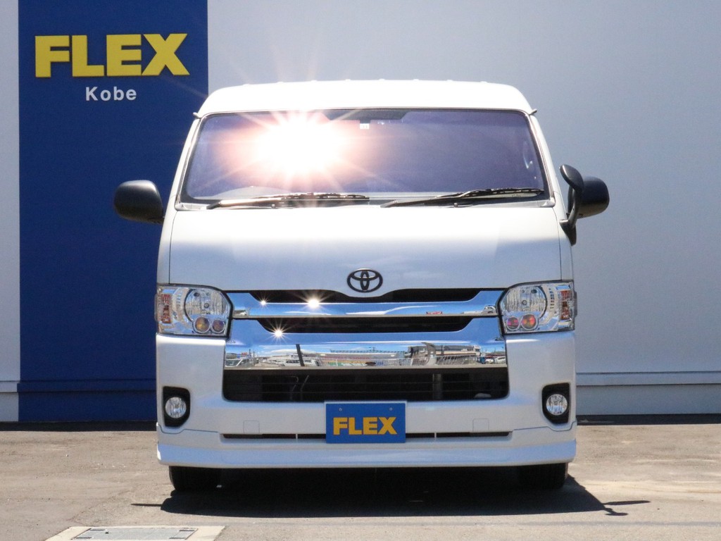 さあ、平成28年式で状態良好なハイエースワゴンGL　FLEXカスタムスタンダードでお出かけしましょう！　中古車は現車限り、先着一名様限りですのでお問合せご来店はお早めに！　専門店のFLEX神戸店へ！
