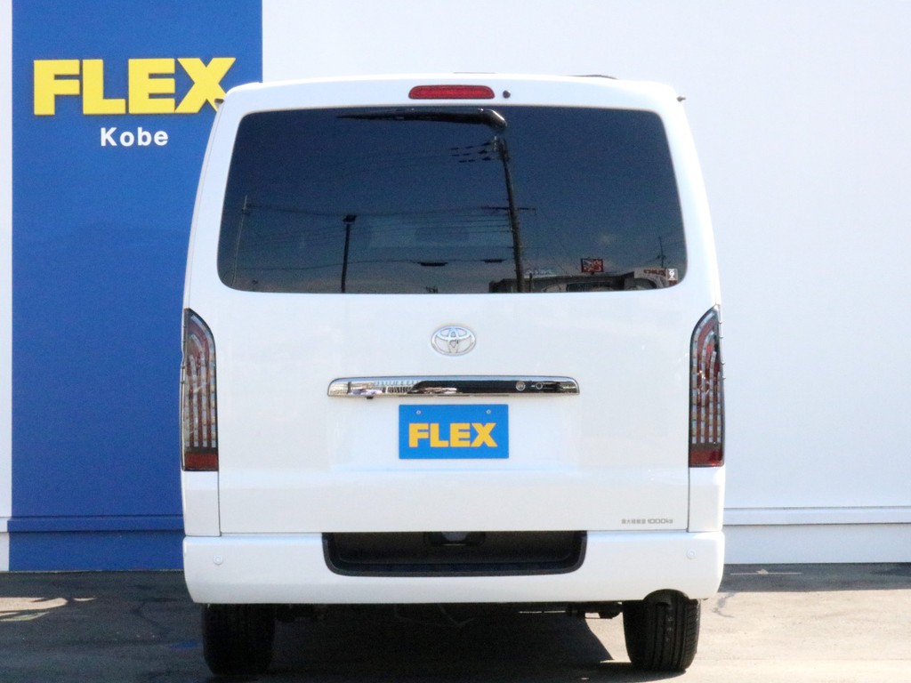 ハイエースをお探しならＦＬＥＸ神戸店へ！　神戸店の展示車両は勿論、全国のＦＬＥＸが保有するハイエースの中から貴方にぴったりの一台をお探し致します！