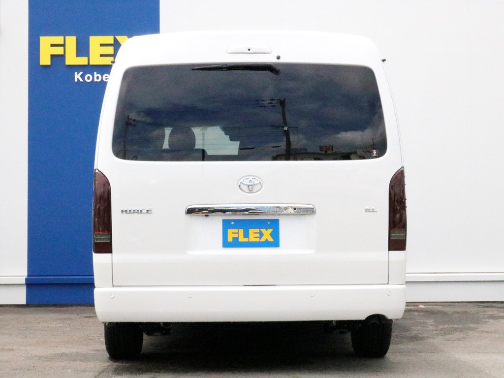 ハイエースをお探しならＦＬＥＸ神戸店まで！　神戸店の展示車両は勿論、全国のＦＬＥＸが保有するハイエースの中から貴方にぴったりの一台をお探し致します！