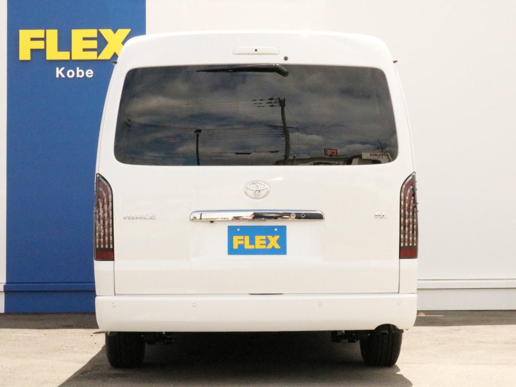 ハイエースをお探しならＦＬＥＸ神戸店へ！　神戸店の展示車両は勿論、全国のＦＬＥＸが保有するハイエースの中から貴方にぴったりの一台をお探し致します！