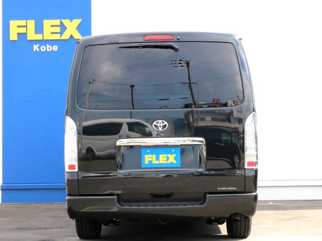 ハイエースをお探しならＦＬＥＸ神戸店へ！　神戸店の展示車両は勿論、全国のＦＬＥＸが保有するハイエースの中から貴方にぴったりの一台をお探し致します！