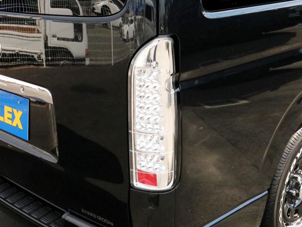 クリアタイプのLEDテールランプを装着済みです！　テールランプの変更等の追加カスタムもお気兼ねなくお申し付け下さい。