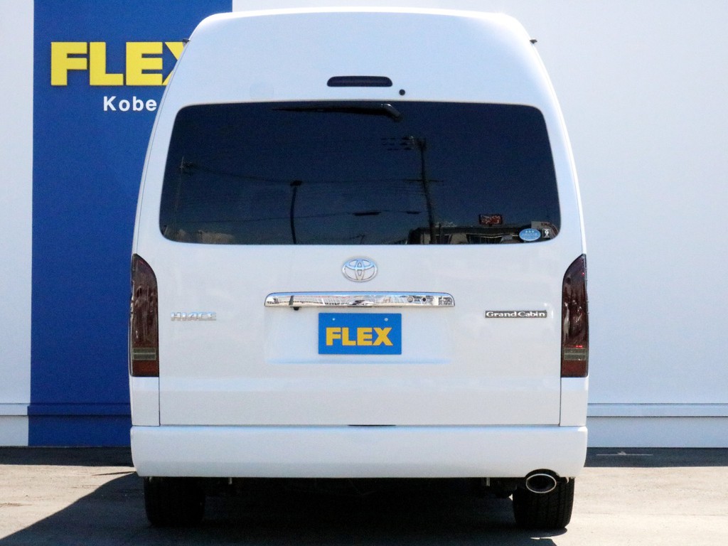ハイエースをお探しならＦＬＥＸ神戸店へ！　神戸店の展示車両は勿論、全国のＦＬＥＸが保有するハイエースの中から貴方にぴったりの一台をお探し致します！