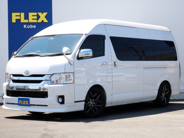 平成26年式グランドキャビン2.7ガソリン２WD　希少横座りシートアレンジ車両が入庫致しました！　カラーは人気のホワイトパールで内外装も極めて良好！　カスタムパーツも多数で早い者勝ちの一台！