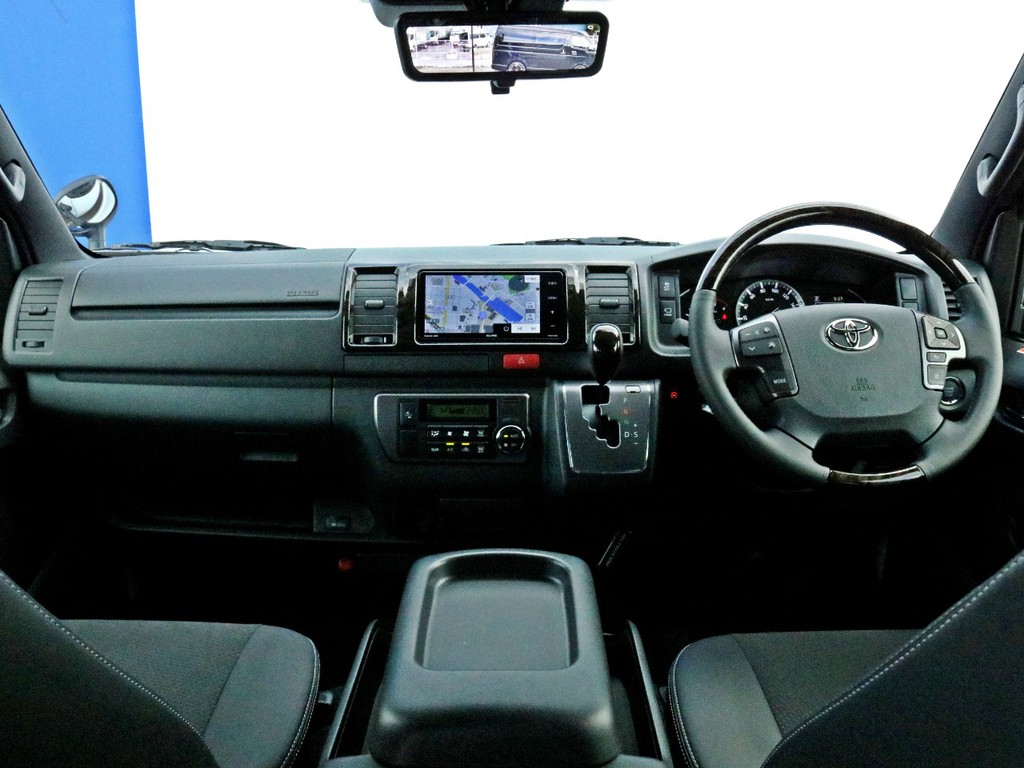 内装はダークプライムⅡ特別仕様車なのでハーフレザーシート、ダークピラー＆ダークルーフ、本革コンビハンドル等高級感あふれる仕様。更なる追加カスタムの余地もございます。