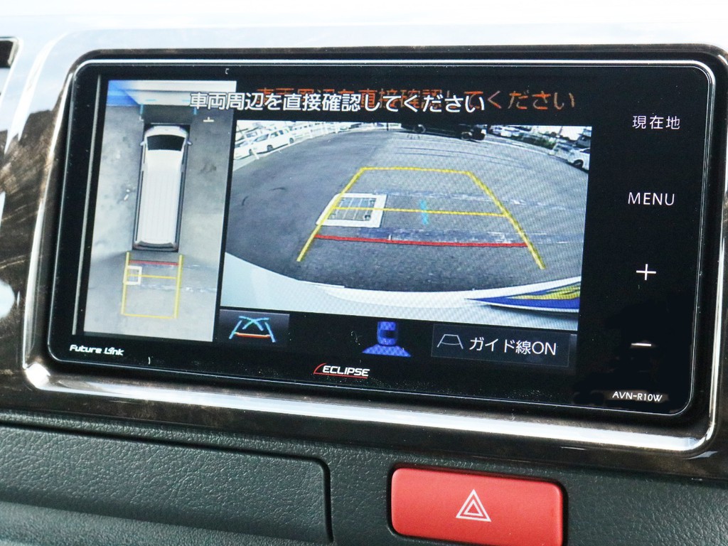 バックカメラやパノラミックビューモニターの映像はナビモニターに出力されます。