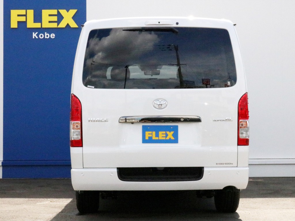ハイエースをお探しならＦＬＥＸ神戸店へ！　神戸店の展示車両は勿論、全国のＦＬＥＸが保有するハイエースの中から貴方にぴったりの一台をお探し致します！