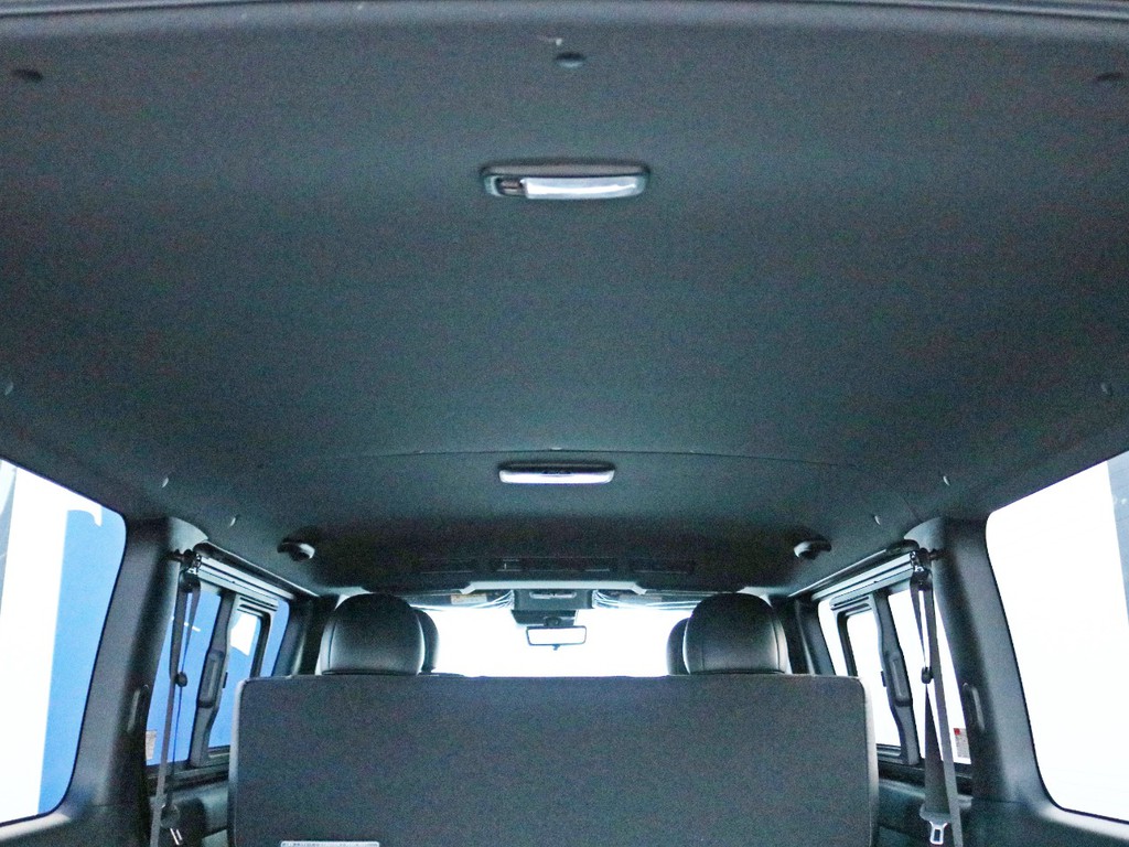 ダークプライムⅡ特別仕様車なので専用のダークルーフ＆ブラックピラー内装仕様となっております。高級感が漂っています。