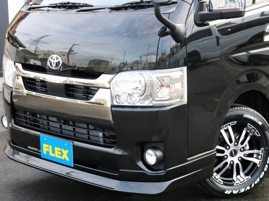 FLEXオリジナルデルフィーノラインフロントリップを装着済み！　フェイス回りが引き締まって見えます。