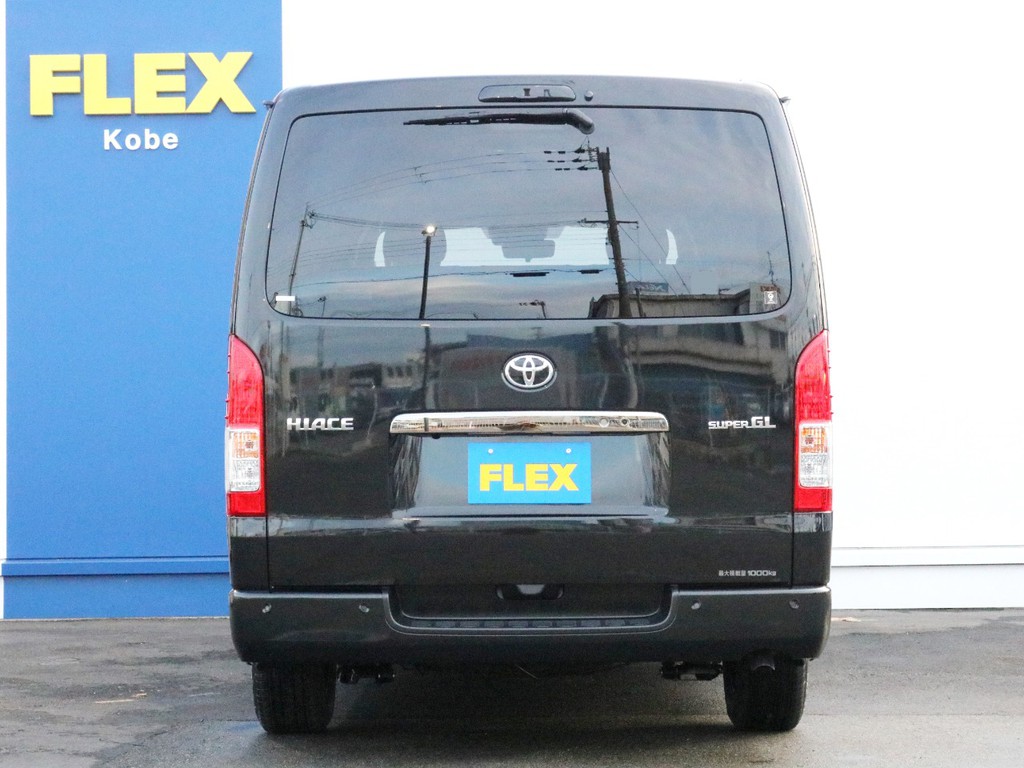 ハイエースをお探しならＦＬＥＸ神戸店へ！　神戸店の展示車両は勿論、全国のＦＬＥＸが保有するハイエースの中から貴方にぴったりの一台をお探し致します！