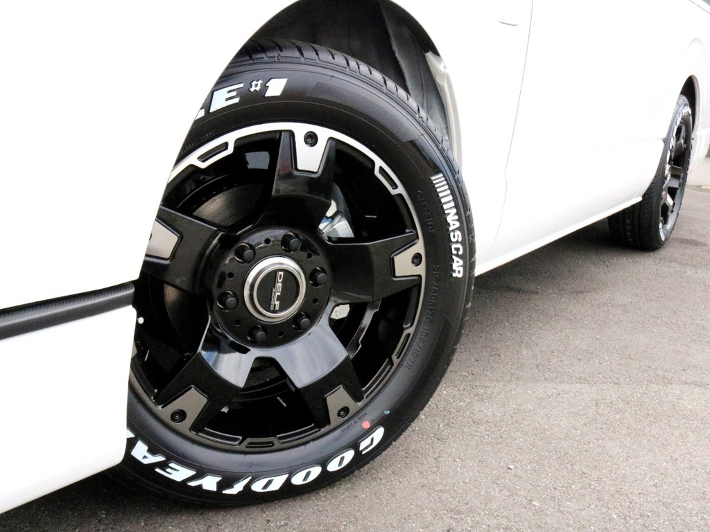 FLEX　Delf03　17インチAWを装着済み！　タイヤはナスカーホワイトレタータイヤを合わせています。