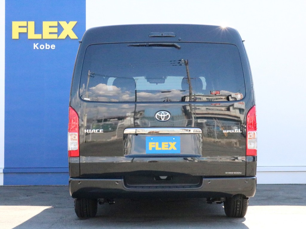 ハイエースをお探しならＦＬＥＸ神戸店へ！　神戸店の展示車両は勿論、全国のＦＬＥＸが保有するハイエースの中から貴方にぴったりの一台をお探し致します！