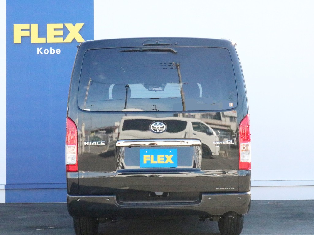 ハイエースをお探しならＦＬＥＸ神戸店へ！　神戸店の展示車両は勿論、全国のＦＬＥＸが保有するハイエースの中から貴方にぴったりの一台をお探し致します！