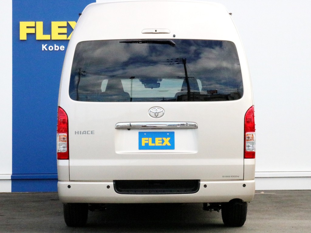 ハイエースをお探しならＦＬＥＸ神戸店へ！　神戸店の展示車両は勿論、全国のＦＬＥＸが保有するハイエースの中から貴方にぴったりの一台をお探し致します！