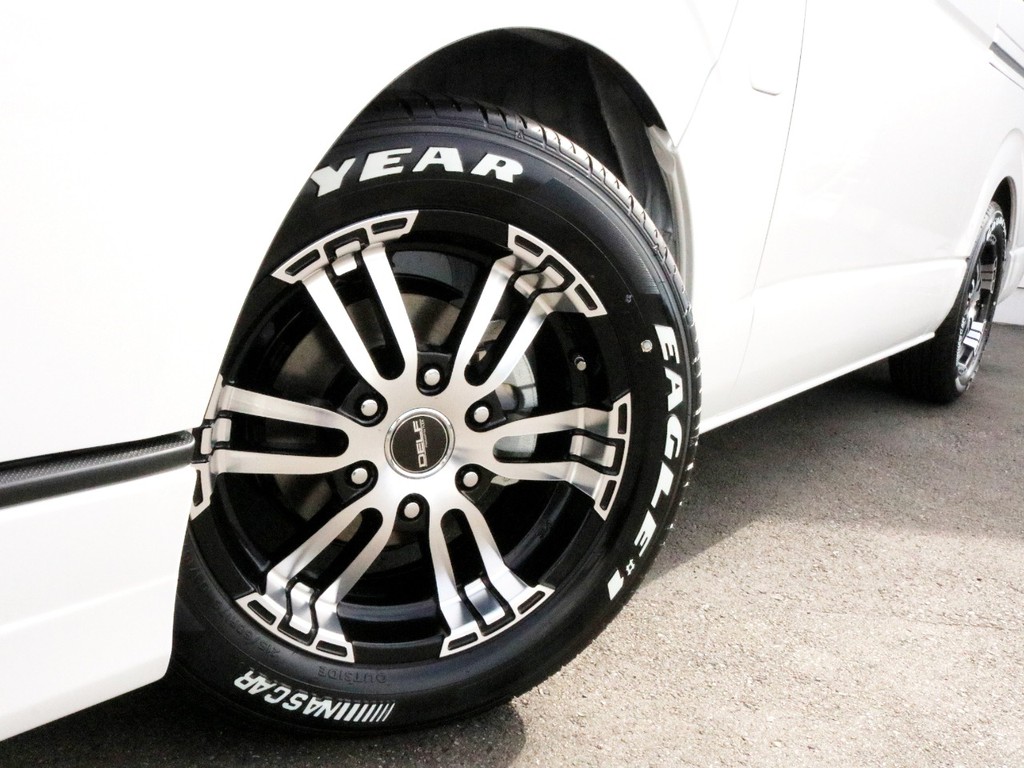 FLEX　Delf02　17インチAWを装着済み！　タイヤはナスカーホワイトレタータイヤを合わせています。
