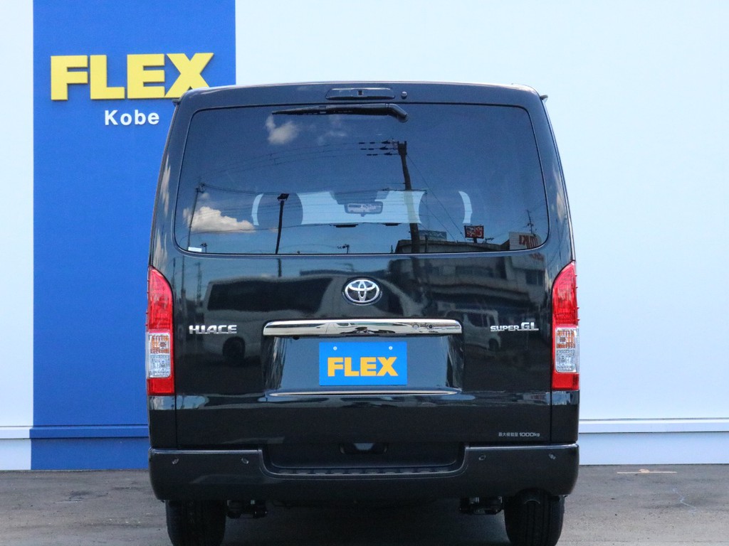ハイエースをお探しならＦＬＥＸ神戸店へ！　神戸店の展示車両は勿論、全国のＦＬＥＸが保有するハイエースの中から貴方にぴったりの一台をお探し致します！