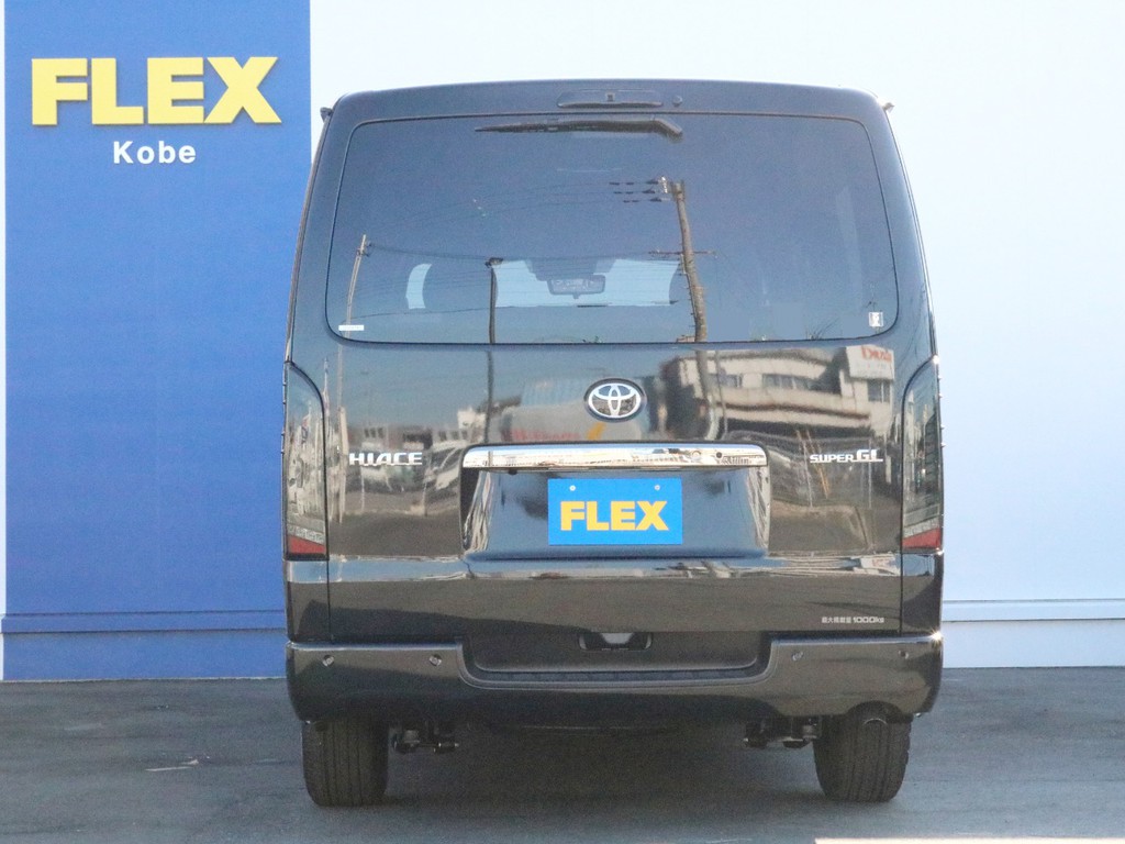ハイエースをお探しならＦＬＥＸ神戸店へ！　神戸店の展示車両は勿論、全国のＦＬＥＸが保有するハイエースの中から貴方にぴったりの一台をお探し致します！