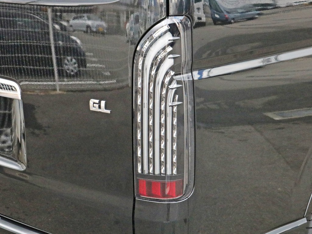 FLEX　煌ブラックLEDテールランプを装着済み！　視認性、デザイン性実用性共に優れた一品です。