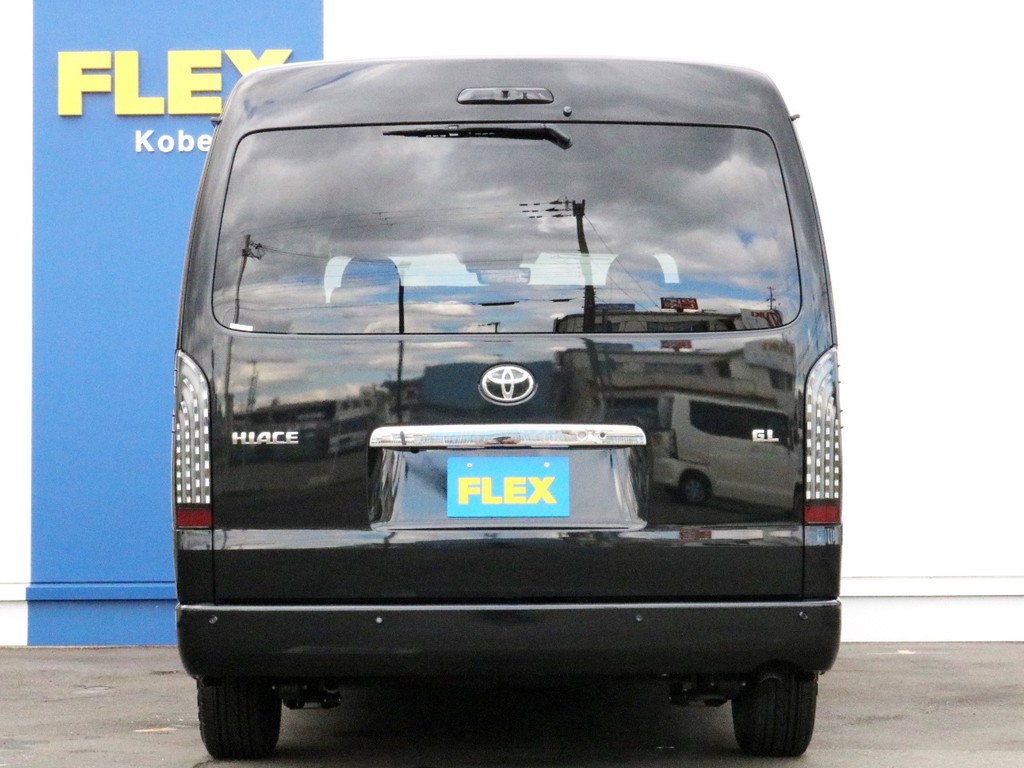 ハイエースをお探しならＦＬＥＸ神戸店へ！　神戸店の展示車両は勿論、全国のＦＬＥＸが保有するハイエースの中から貴方にぴったりの一台をお探し致します！