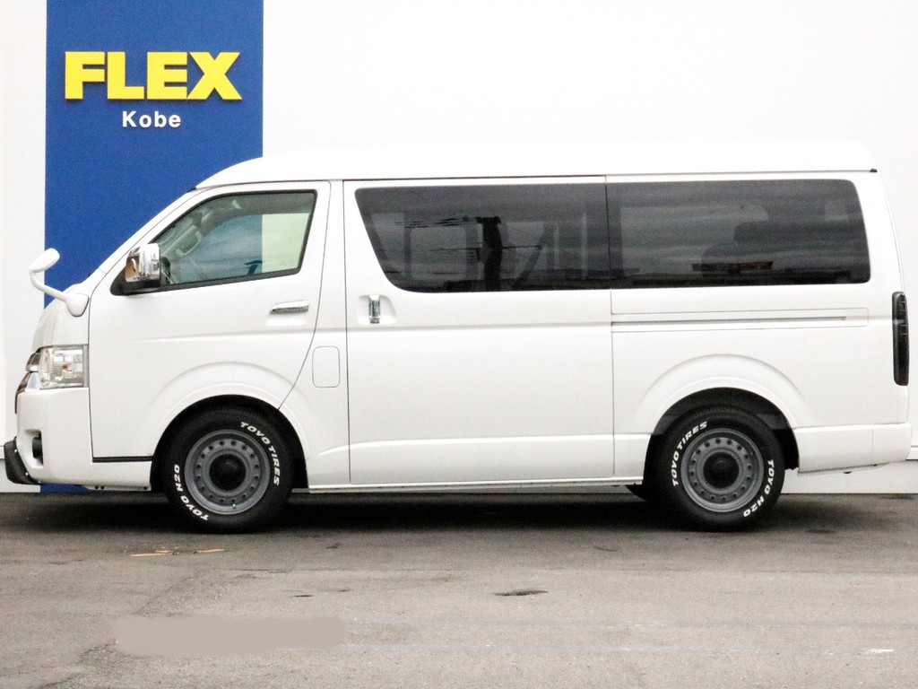 車高は純正を維持致しております。車高調整等ご要望が御座いましたらお気兼ねなくお申し付け下さい。