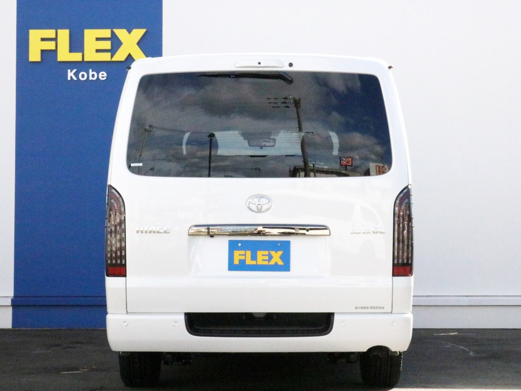 ハイエースをお探しならＦＬＥＸ神戸店へ！　神戸店の展示車両は勿論、全国のＦＬＥＸが保有するハイエースの中から貴方にぴったりの一台をお探し致します！