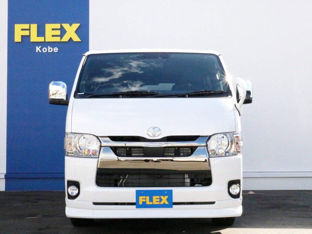 さあ、ハイエースＶ2.8ディーゼルターボ　ダークプライムⅡ特別仕様車【ＦＬＥＸカスタムパッケージ】でおでかけしましょう！更なるカスタム余地もある一台！　ご来店、お問い合わせは神戸店まで！　お早めに！