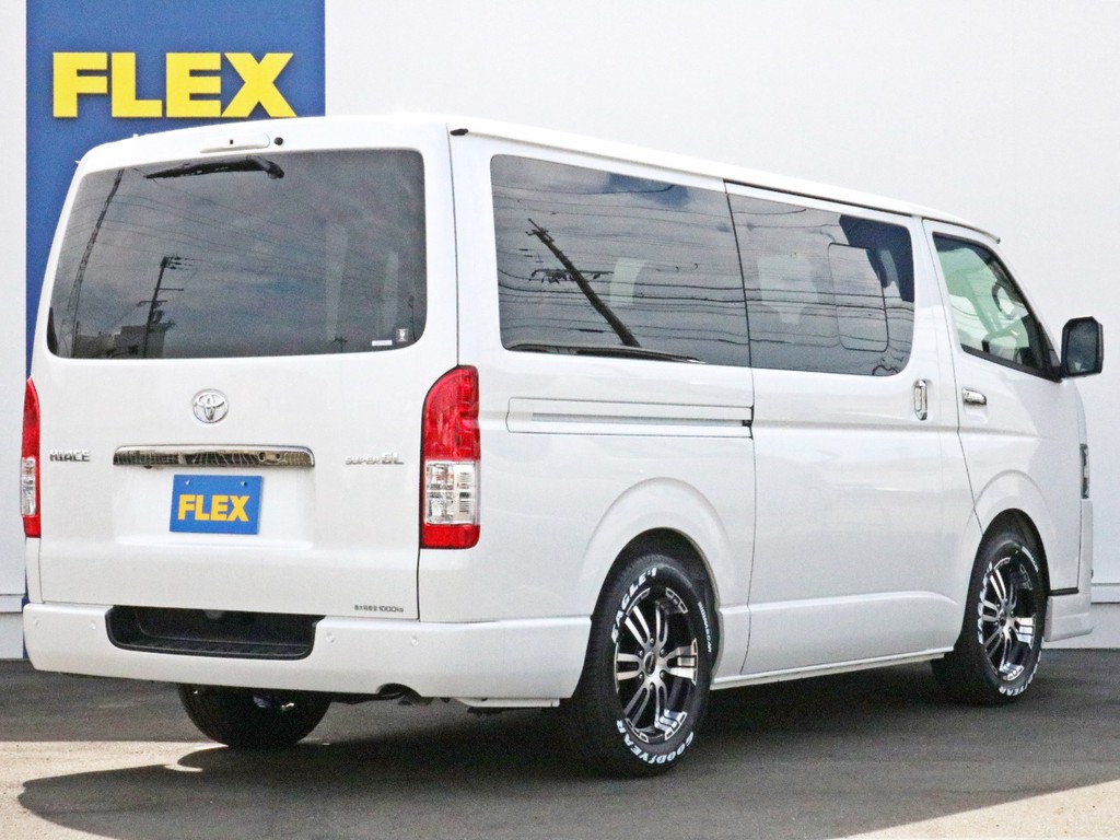 ハイエースの事なら専門店のＦＬＥＸハイエース神戸店へ！　新車中古車販売は勿論、経費が使えるリースやローンを使った販売など新たなハイエースライフを始めるお手伝いを致します！