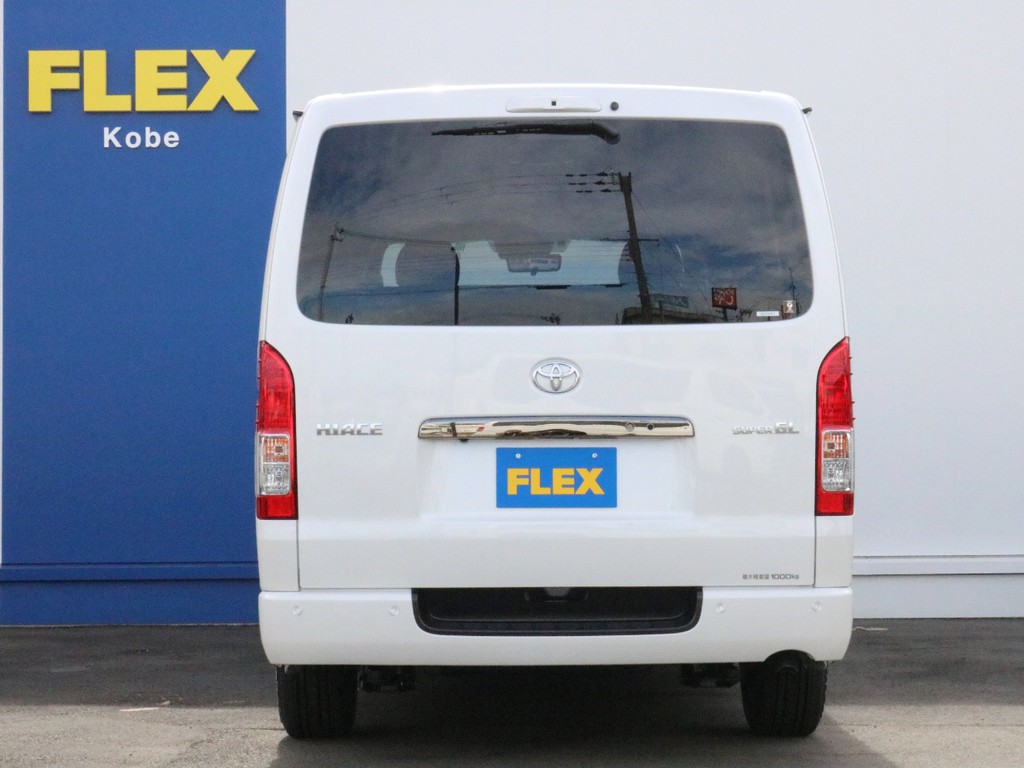 ハイエースをお探しならＦＬＥＸ神戸店へ！　神戸店の展示車両は勿論、全国のＦＬＥＸが保有するハイエースの中から貴方にぴったりの一台をお探し致します！