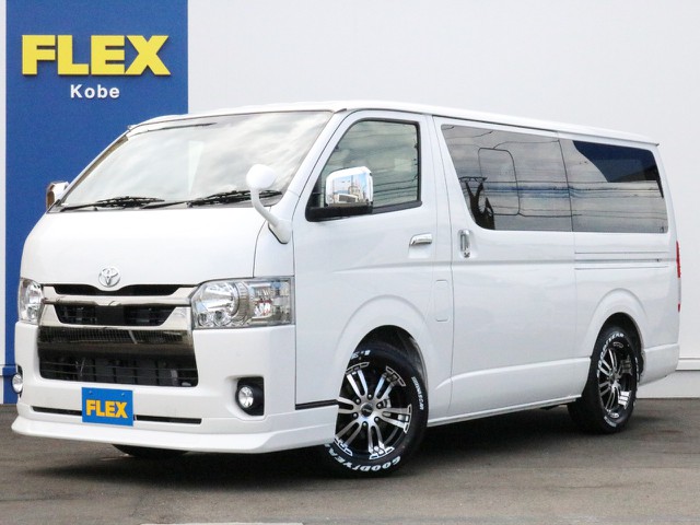 ☆未登録新車☆　ディーゼル２WDをFLEXアイテムを中心にカスタムコンプリート！【カスタムパッケージ】　お好みによってベッドを設置したり、ラバーマットを設置したりと追加カスタムの余地もある一台！