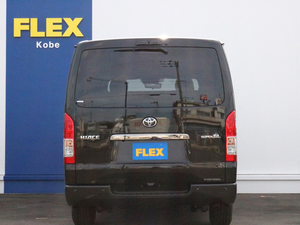 ハイエースをお探しならＦＬＥＸ神戸店へ！　神戸店の展示車両は勿論、全国のＦＬＥＸが保有するハイエースの中から貴方にぴったりの一台をお探し致します！
