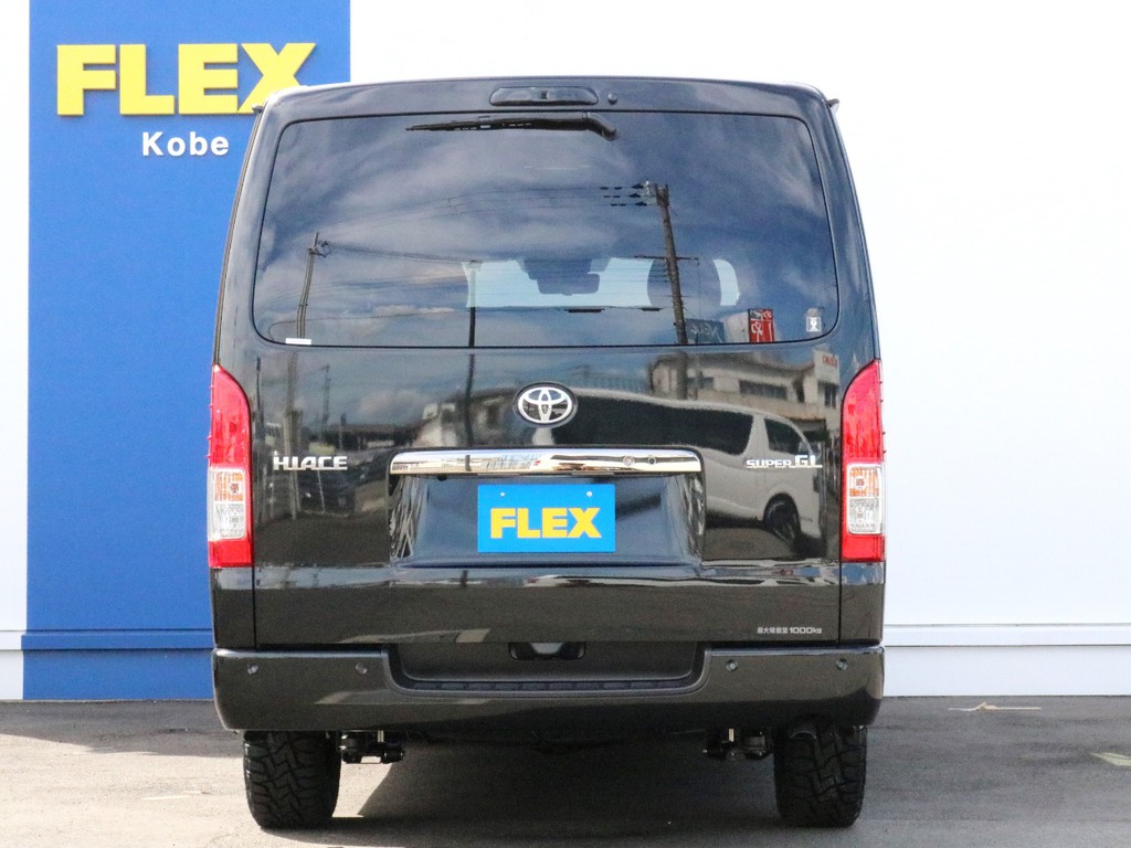 ハイエースをお探しならＦＬＥＸ神戸店へ！　神戸店の展示車両は勿論、全国のＦＬＥＸが保有するハイエースの中から貴方にぴったりの一台をお探し致します。