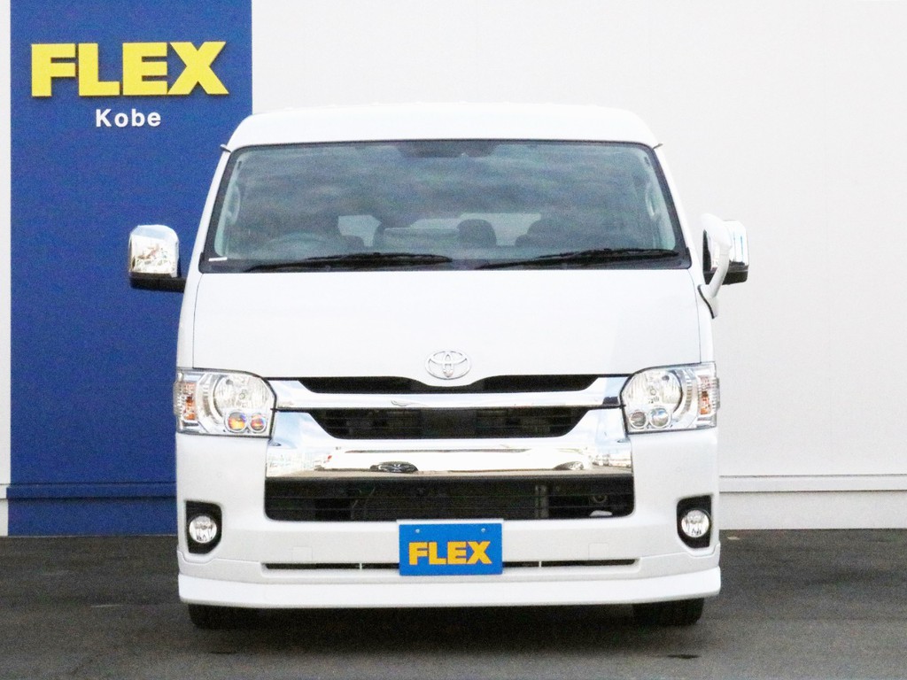 さあ、ハイエースワゴンGLにFLEXシートアレンジ【アレンジAS】を施工した旅行にも送迎にも適した一台！　人気シートアレンジの為、現車がある今がチャンスです！　お問い合わせは神戸店まで！　お早めに！
