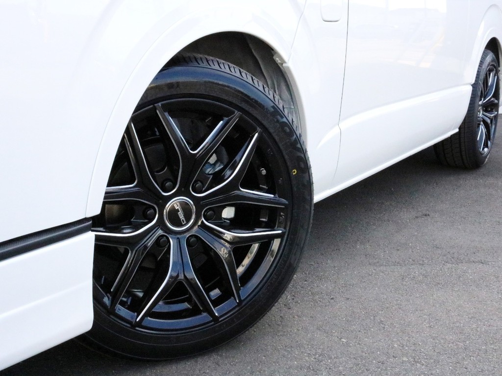 FLEX Delf01 18インチAWを装着！　タイヤはH20タイヤを合わせました。
