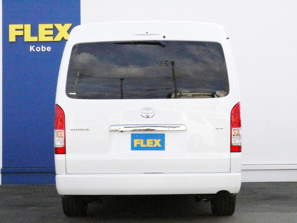 ハイエースをお探しならＦＬＥＸ神戸店へ！　神戸店の展示車両は勿論、全国のＦＬＥＸが保有するハイエースの中から貴方にぴったりの一台をお探し致します！
