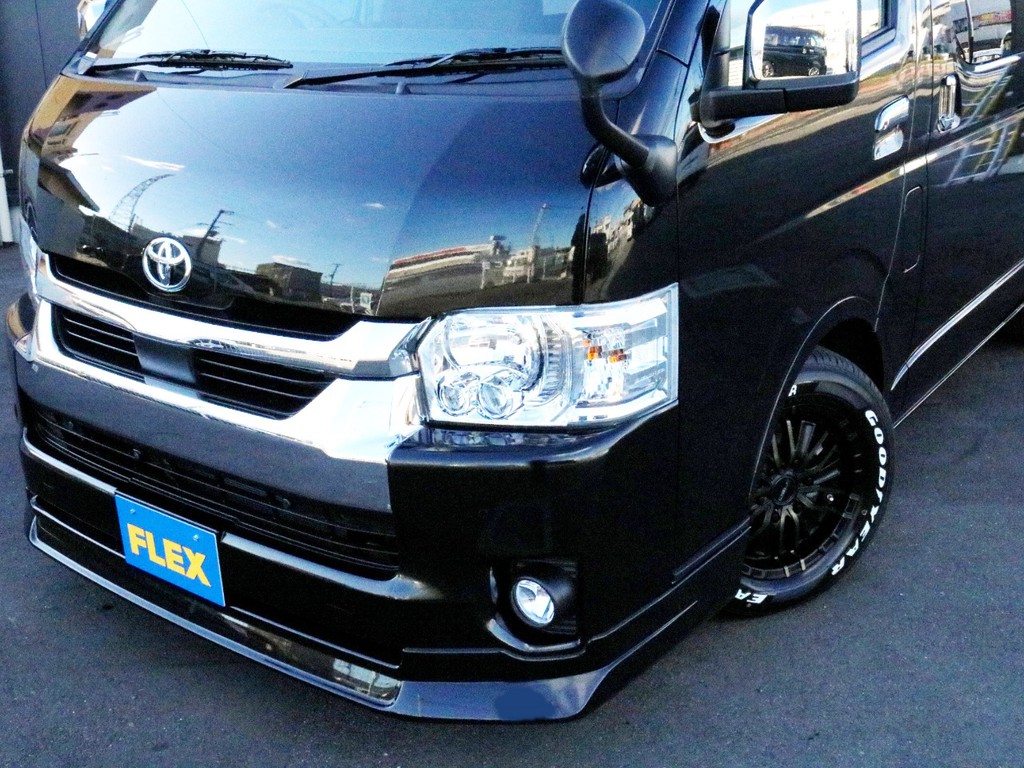 FLEXオリジナルデルフィーノラインフロントリップを装着済み！　フェイス回りが引き締まって見えます。