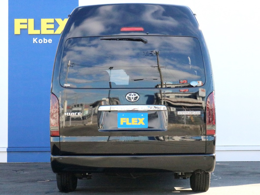 ハイエースをお探しならＦＬＥＸ神戸店へ！　神戸店の展示車両は勿論、全国のＦＬＥＸが保有するハイエースの中から貴方にぴったりの一台をお探し致します！