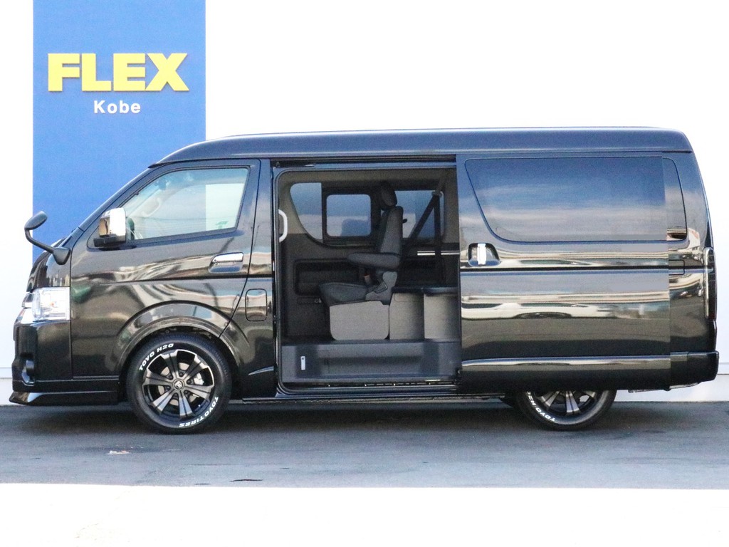 パワースライドドア付き！　車高も1.5インチローダウン施工されています。車高が低くなることによって日々の乗り降りが少し楽になり、高さ制限のある場所への乗り入れも楽になります♪