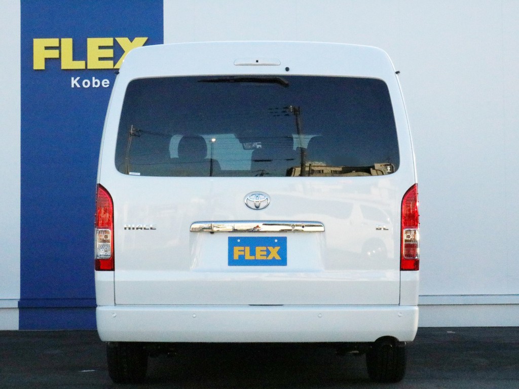 ハイエースをお探しならＦＬＥＸ神戸店へ！　神戸店の展示車両は勿論、全国のＦＬＥＸが保有するハイエースの中から貴方にぴったりの一台をお探し致します！
